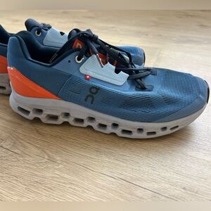 Men’s On Cloud On Running Cloudstratus shoes; Lake Blue/Fire Orange; size 11